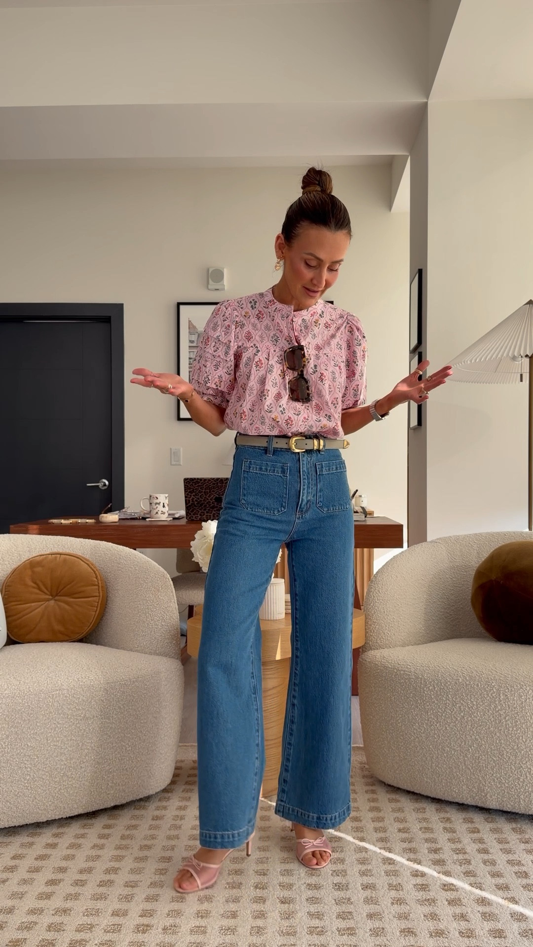 A better overview of their vital Jean style! This is the jean that Rolla’s is known for. Comfort denim will keep its shape, and doesn't require as much 'wearing in.'
Authentic, vintage look and feel - size 25 I’m Just shy of 5’5” 
Top xs 

#LTKgrwm #LTKValentine #LTKootd