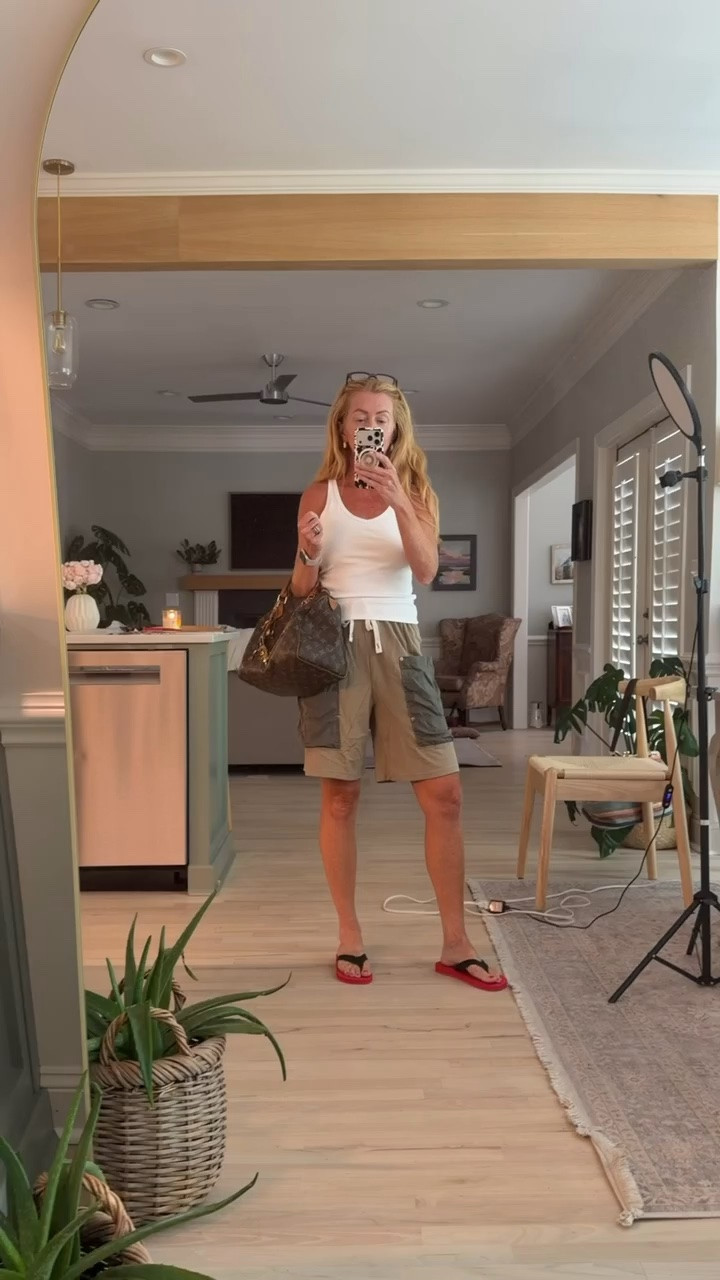 My OOTD. Very on trend 🤌🏻. What do you think?

#LTKdayinmylife #LTKootd #LTKOver40