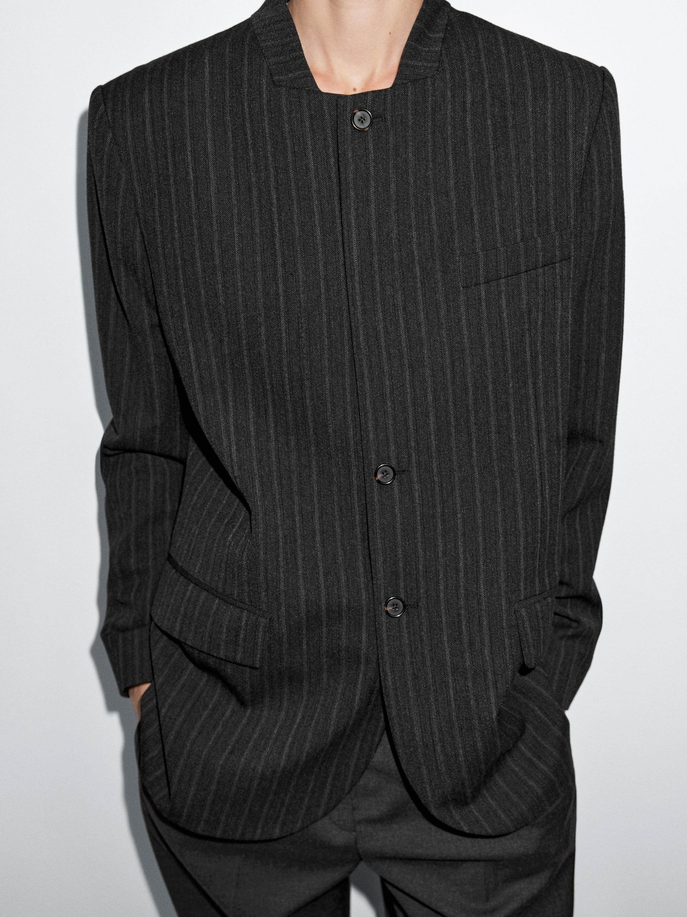 Blazer mit Streifen und Wolldetail am Kragen | Massimo Dutti DE