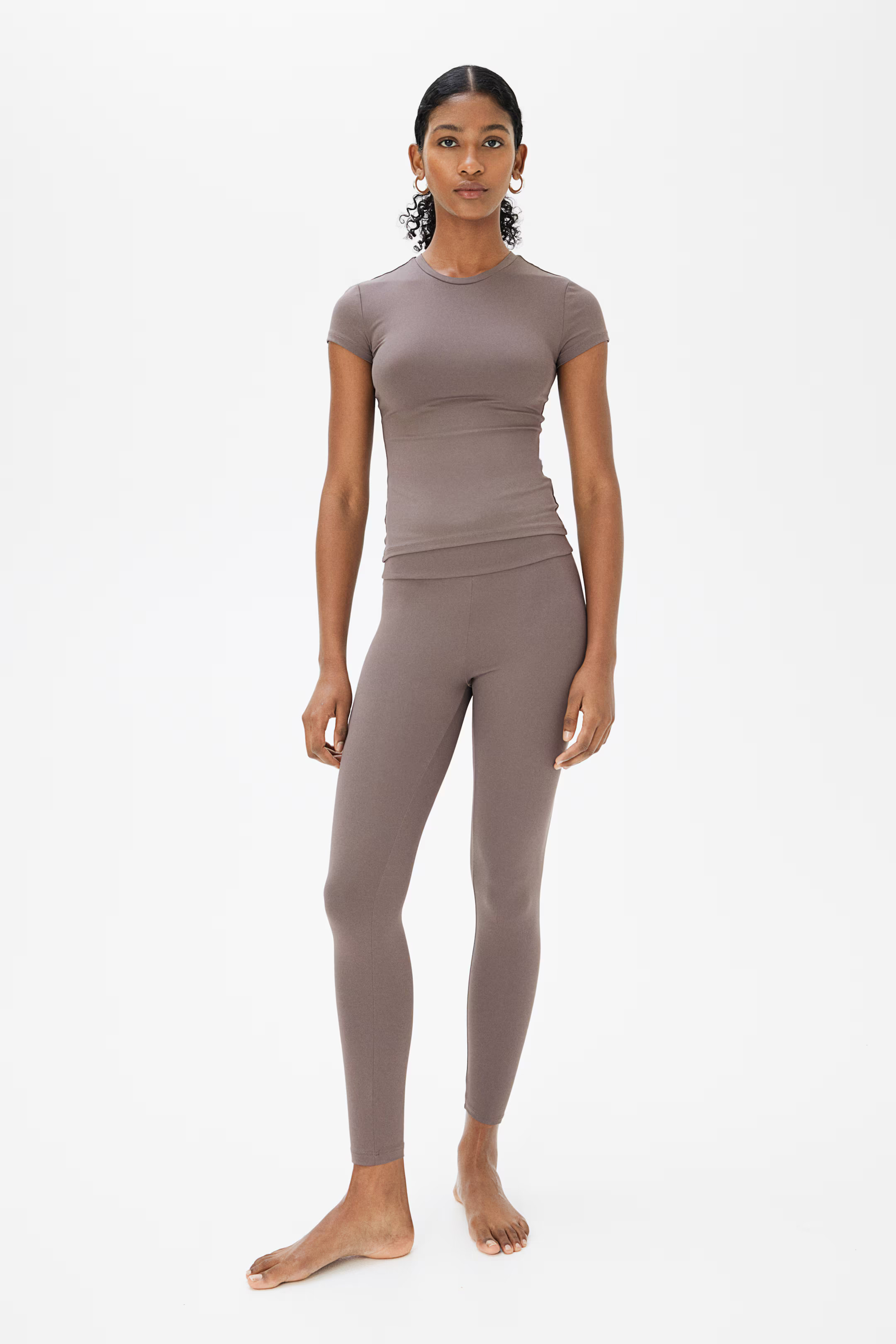 Fitted microfibre T-shirt - Round neck - Short sleeve - Dark mole - Ladies | H&M GB | H&M (UK, MY, IN, SG, PH, TW, HK)