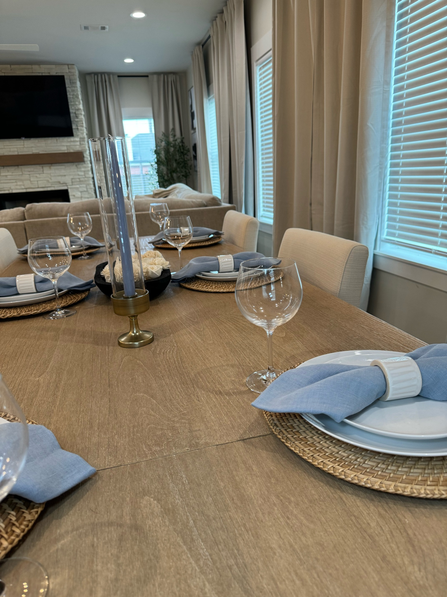 Dining Table Details 

#LTKsalealert #LTKhome #LTKstyletip