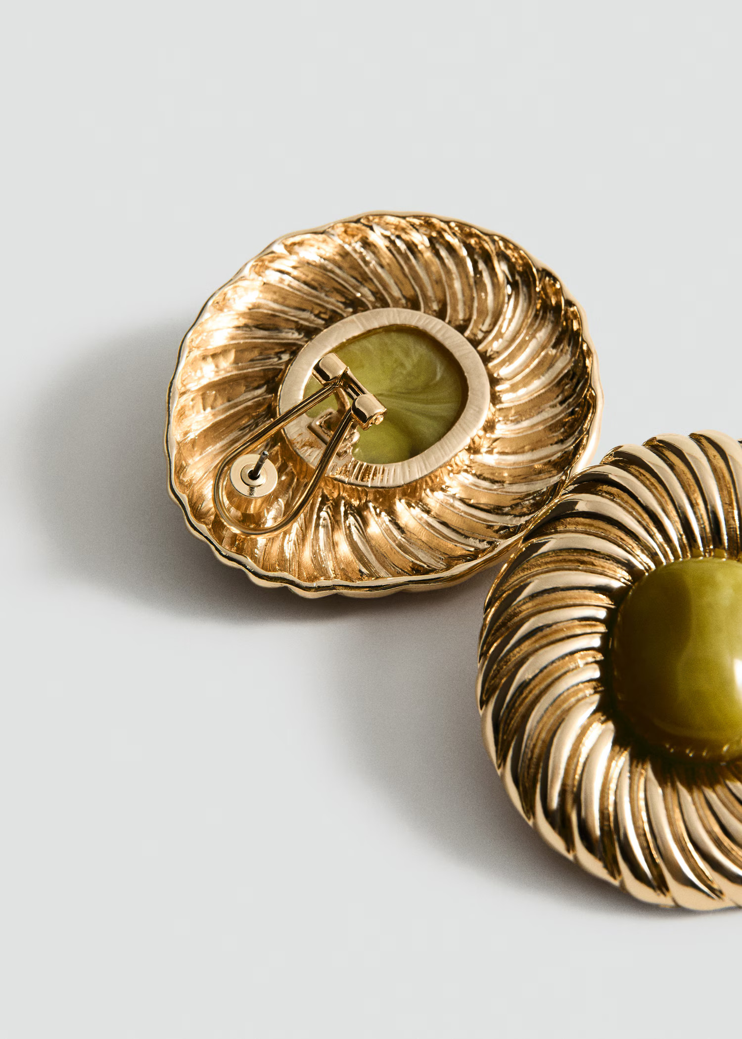 Combined textured resin earrings | Mango (US/MX/AU)