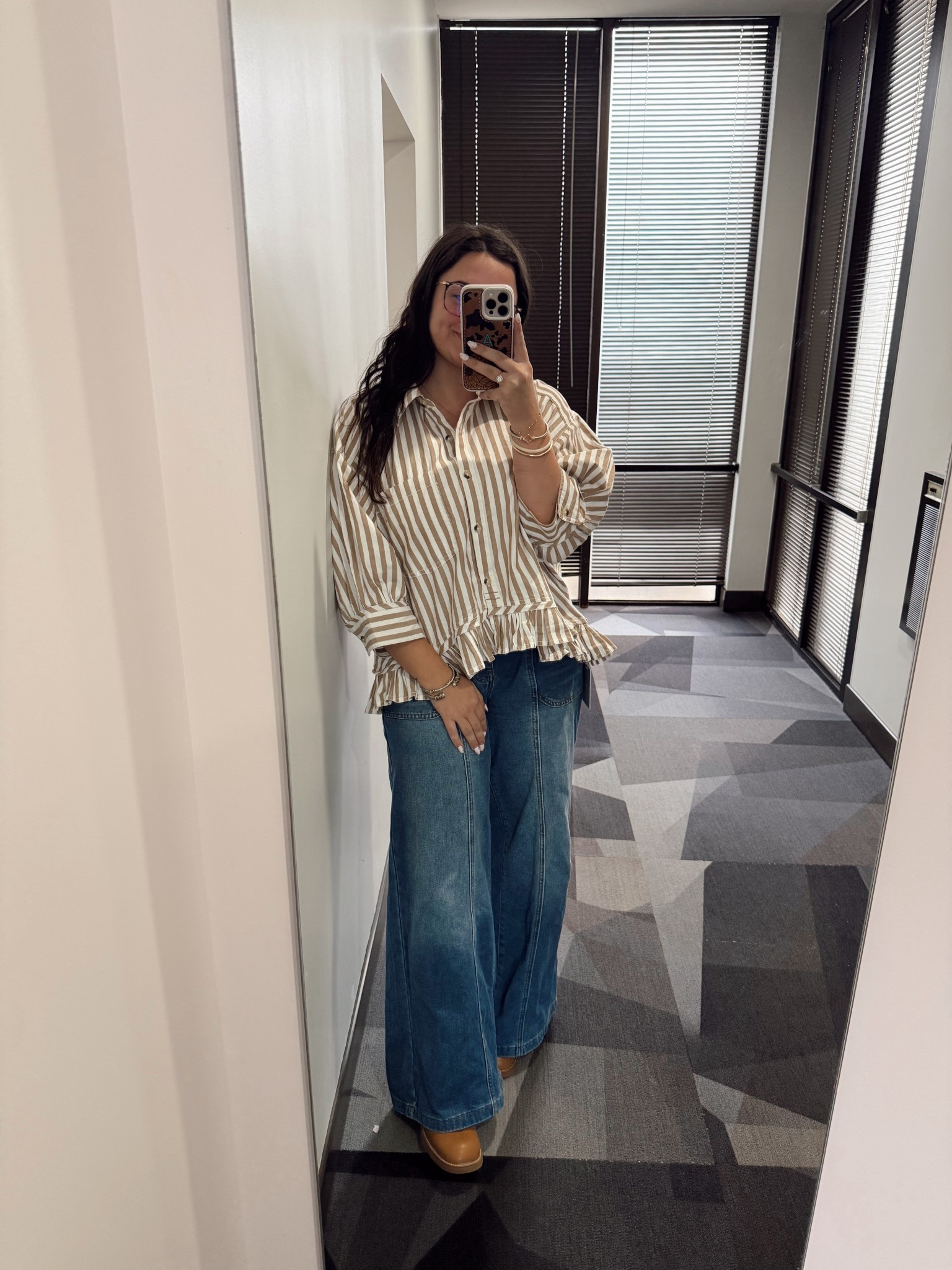 Workday fit 🤎
Lightweight striped blouse + wide leg jeans + neutral platforms. Comfortable but still polished.

#LTKdayinmylife