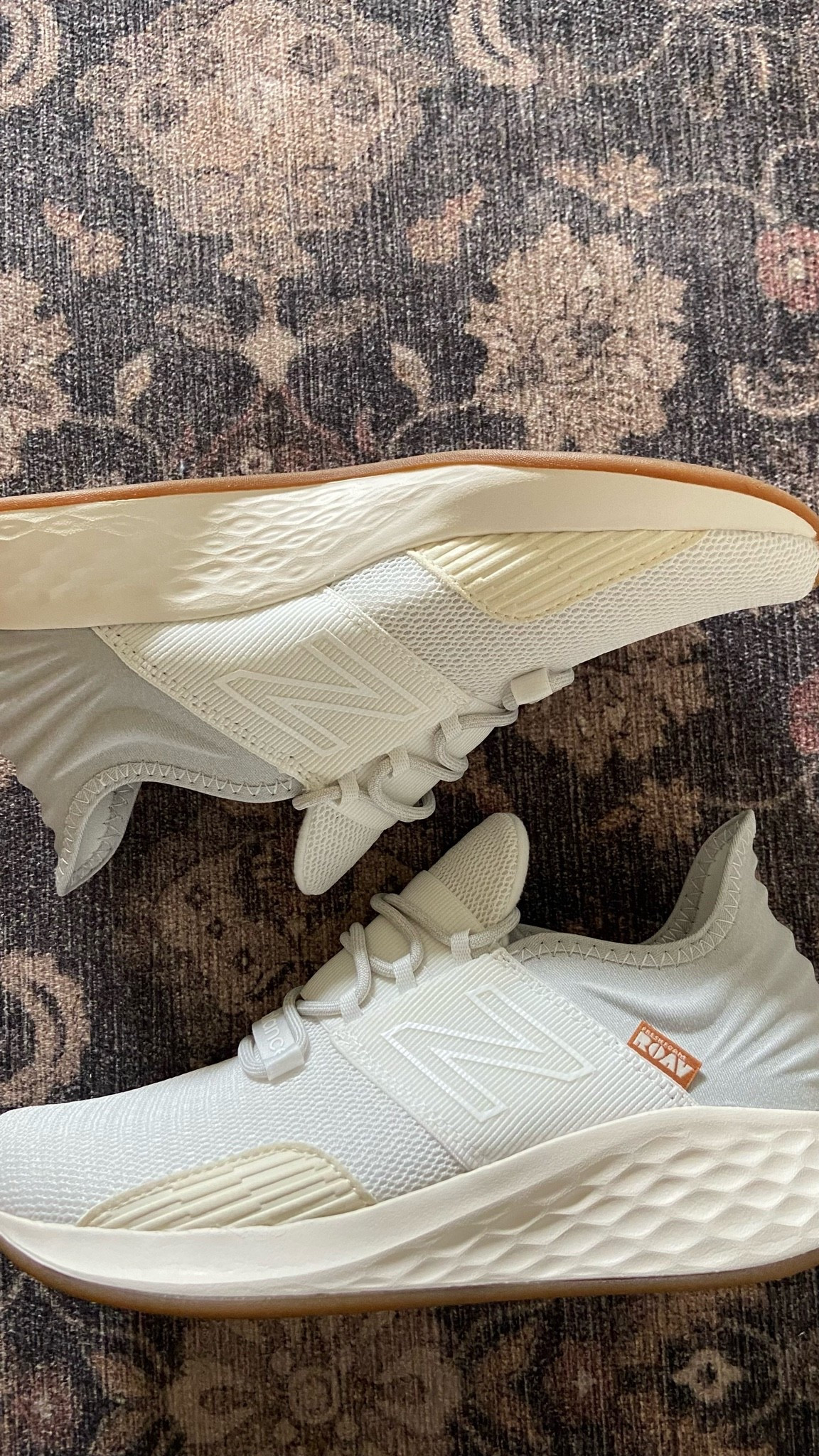 The perfect white sneaker doesn’t exi- 🤍🤍

#LTKcanada #LTKfitness #LTKshoes