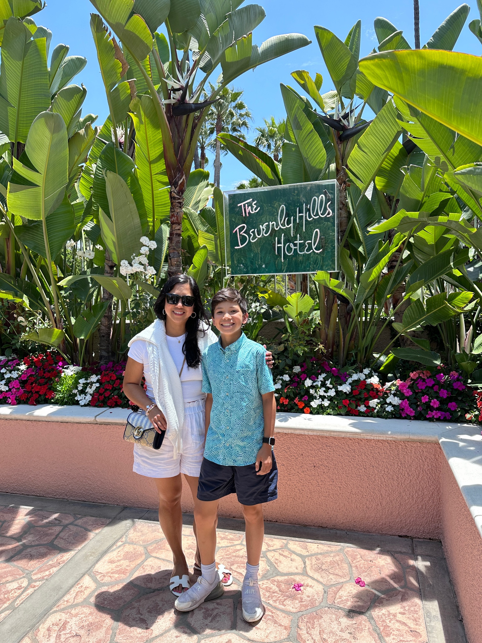 Beverly Hills, that’s where I want to be 💖 #summerhwhites #summeruniform

#LTKSeasonal #LTKitbag #LTKshoecrush