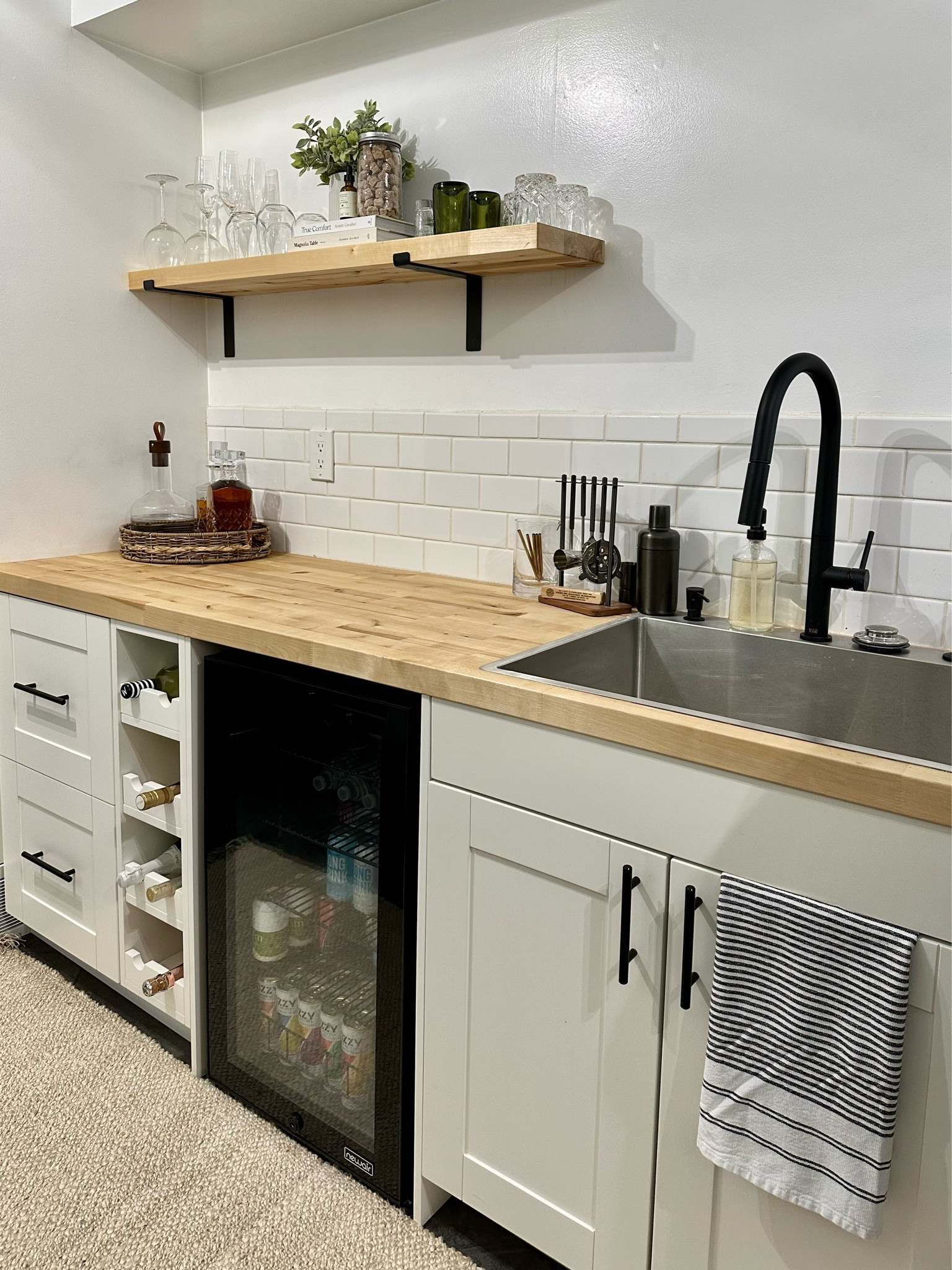 Mud Room turned Wet Bar 🍻

#LTKhome #LTKFind #LTKsalealert