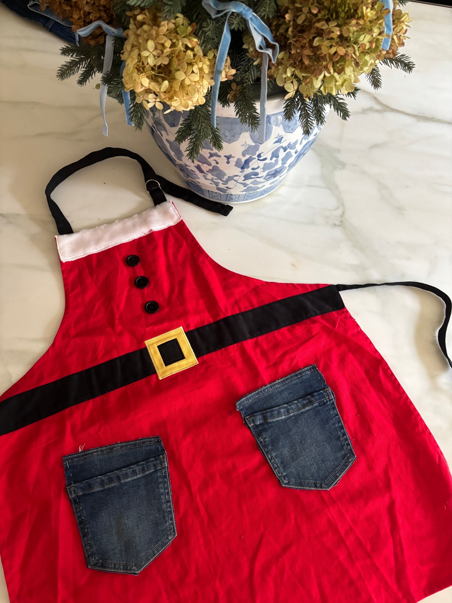 This is your sign to find yourself a cute apron! ❤️❤️❤️