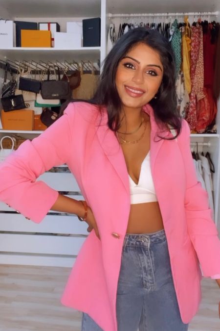 Style an outfit with me for @80forbrady movie premiere and tailgate party in Boston 
.
.
Shop the look
1️⃣ link in bio 
2️⃣ https://liketk.it/41a0K


Pink blazer winter outfits winter look blazer look street look casual look 

#LTKsalealert #LTKstyletip #LTKunder50