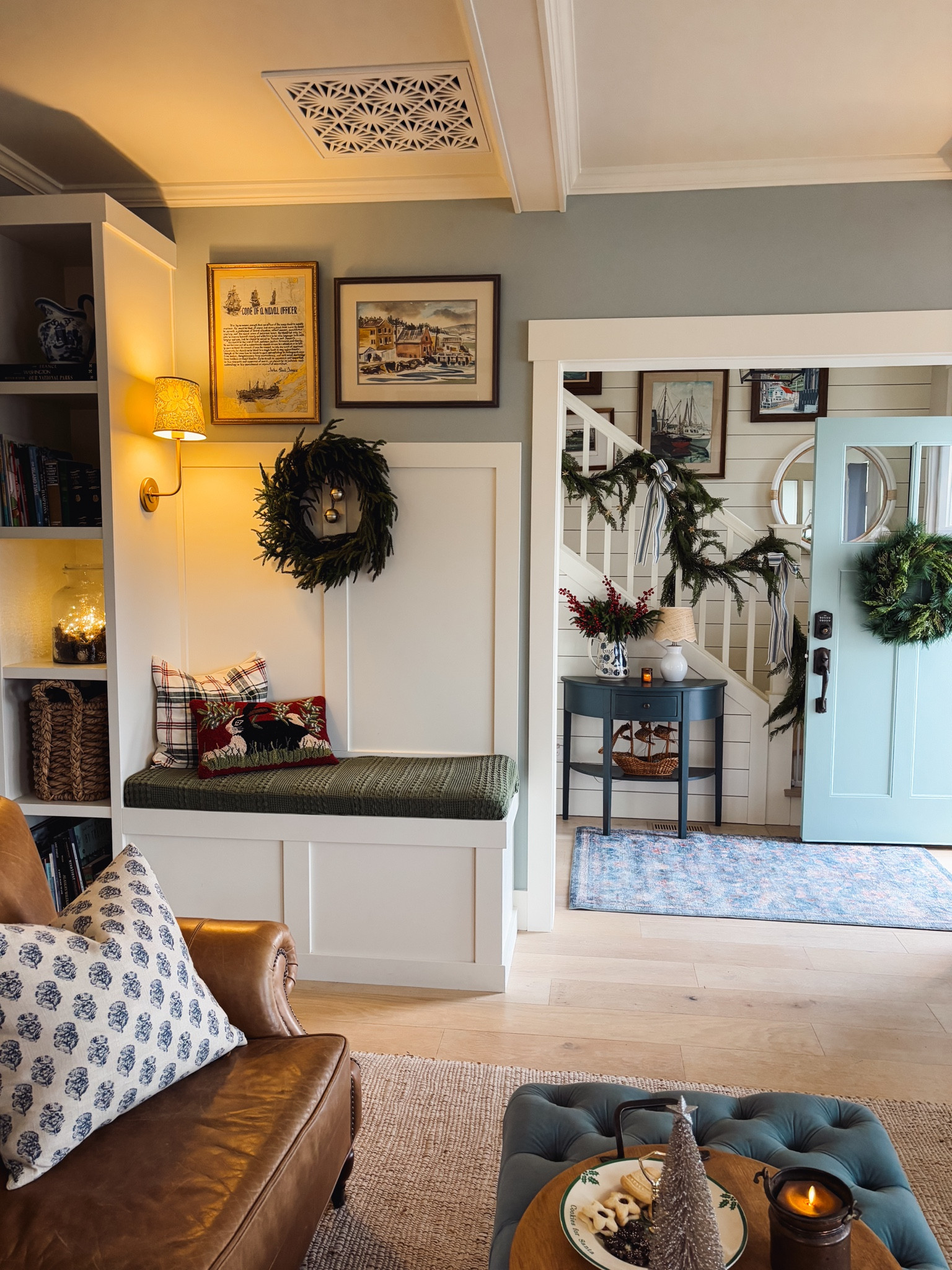 Entry and bench sources 

#LTKHome #LTKHoliday #LTKSeasonal