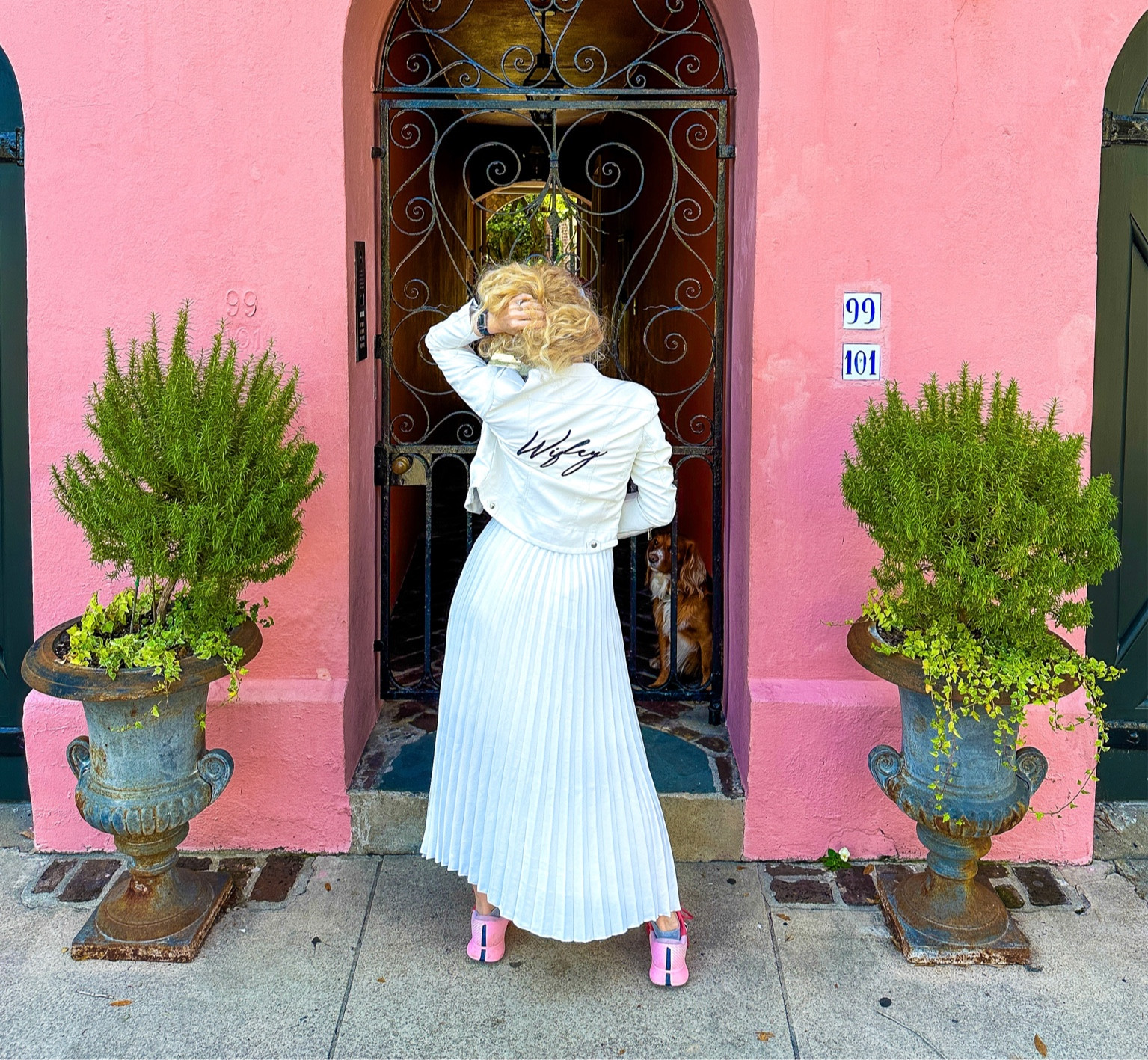 Pleated White Long Skirt 

#pleated
#longskirt 
#flow

#LTKparties #LTKtravel #LTKbeauty