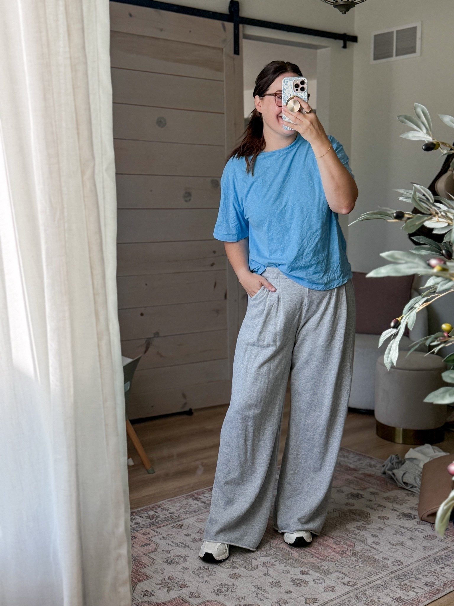 Casual ootd / size medium in bottoms and top

#LTKmomlife #LTKMidsize