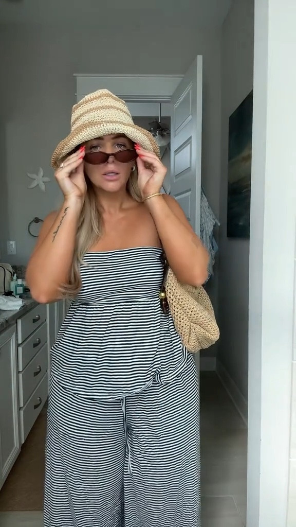 I wanna live in this set!!!! ❤️

Top — medium 
Pants — XL 