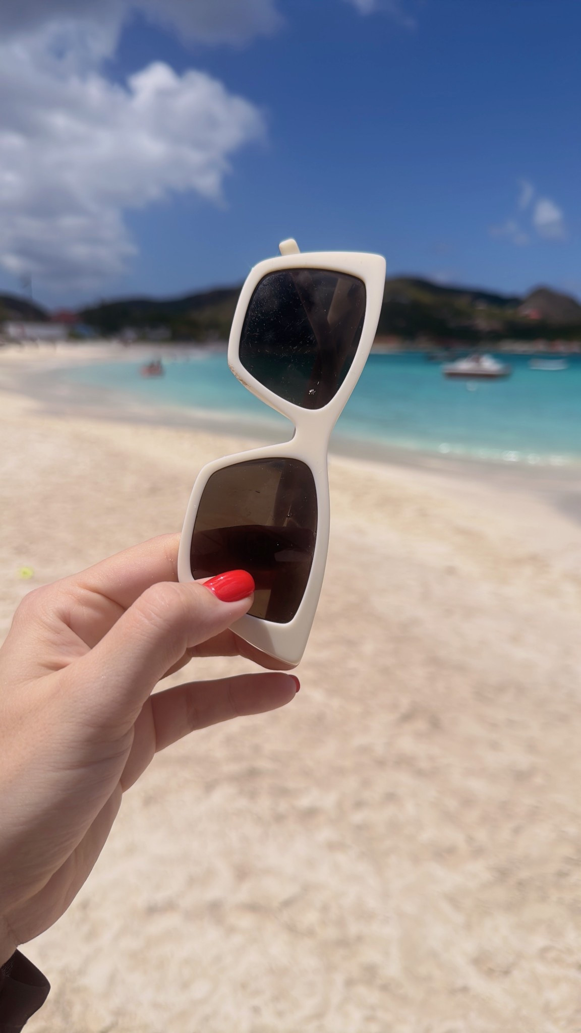 My go-to beach sunnies