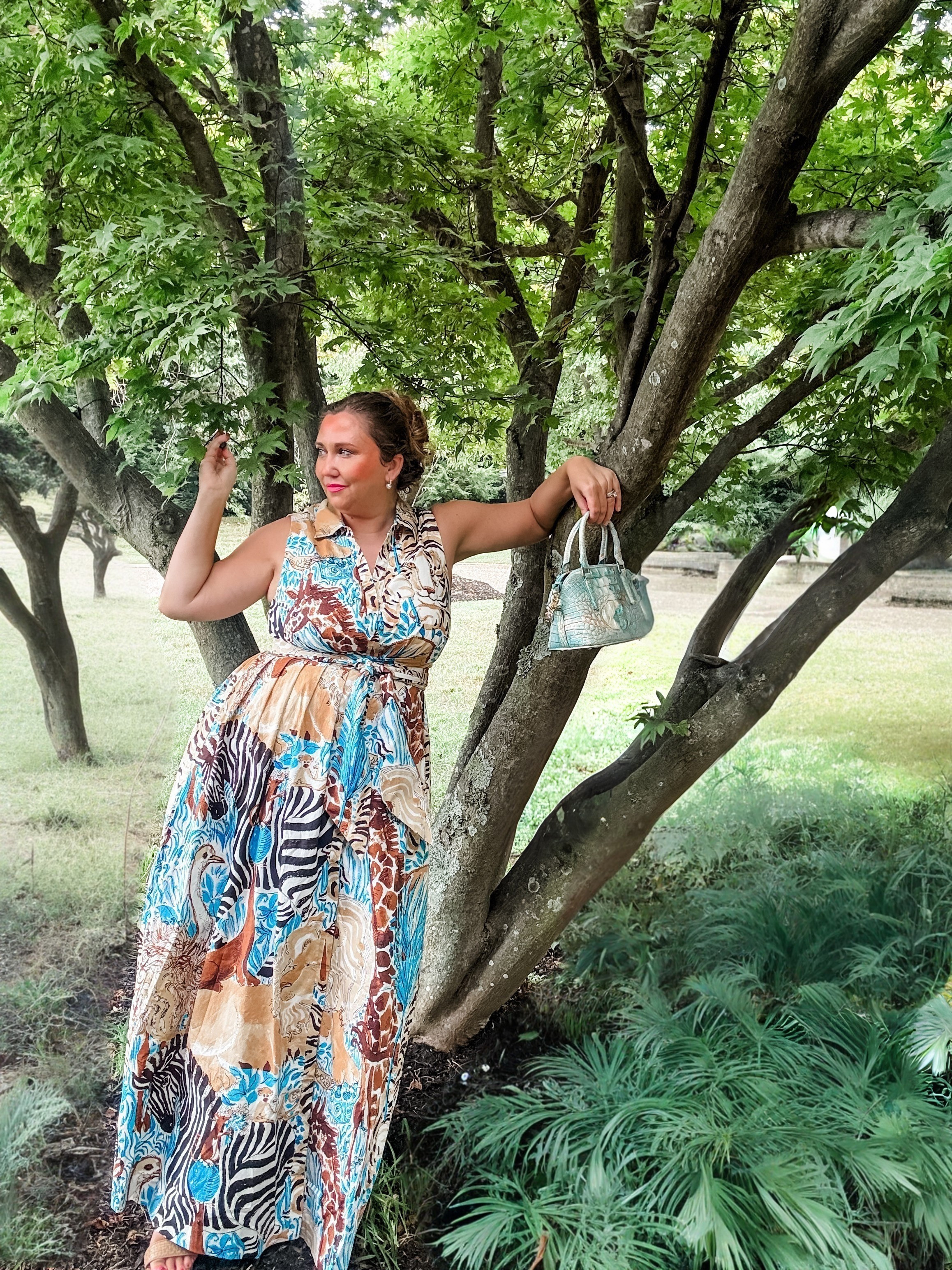 🦓🦒🐅NEW from @lillypulitzer ...It's looking WILD out here! I was so excited for this print I ended up getting multiple pieces in it PLUS the matching Minis #livinglargeinlilly #vintage #lillylovers #grandmillennial #preppy #animalkingdom #disney #zoo #lions #giraffes #zebras #dress #womensclothing wearing a size 16 

#LTKPlusSize #LTKMidsize #LTKItBag