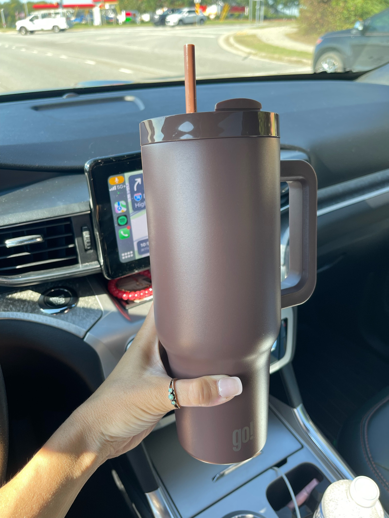 Keeps ice frozen for 24 hours!! Same as a Stanley but on sale!!