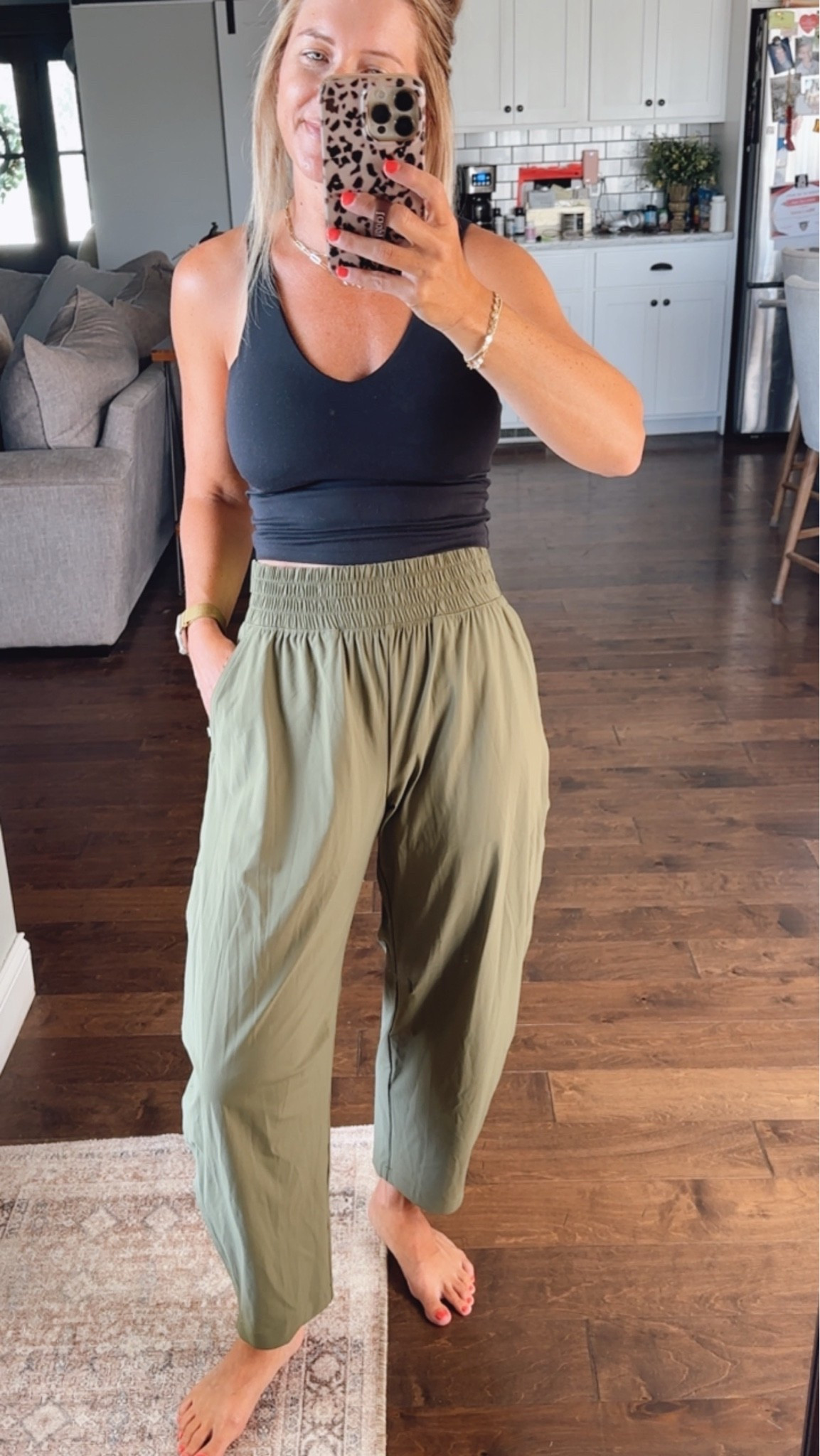 Some dang good barely barrel athleisure pants I can get behind! I’m in XS which is sold out in every color but green!

#LTKgrwm #LTKootd #LTKSeasonal
