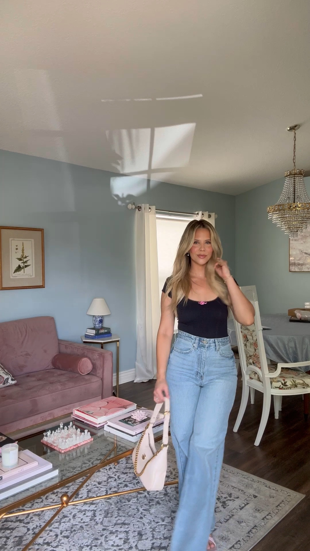 High waisted boyfriend jeans for a casual summer outfit 

#LTKSummerSales #LTKStyleTip #LTKSaleAlert