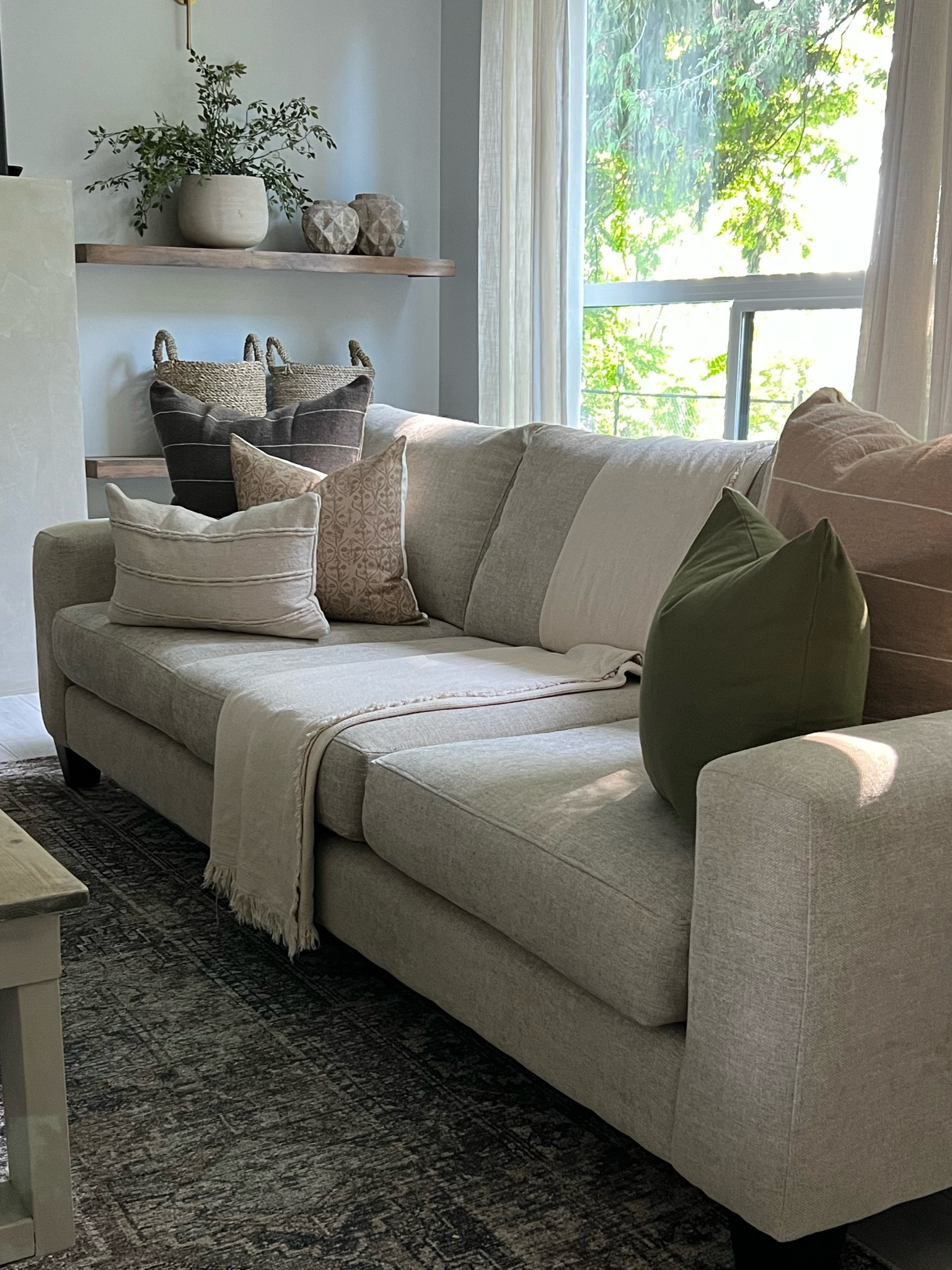 Love a good pillow combination! 
Here I have two 22”.. two 18” and one lumber 12x20
Home decor inspiration 

#LTKGiftGuide #LTKhome #LTKFind