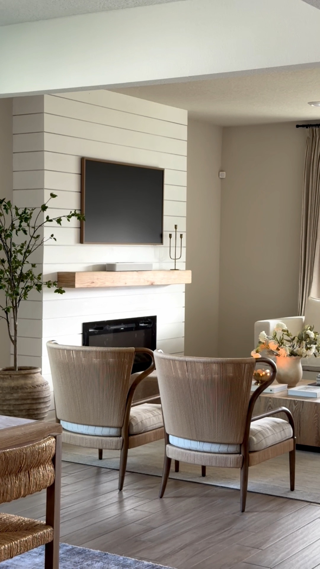 TRIM WORK 👏🏼

Your builder-grade home isn’t the problem. Most homes already have the foundation they’re just missing the details that create character.

Trim adds depth, texture and instantly makes a space feel more custom.

Proof that you don’t need a different house… just intentional design choices.

#diyproject #fireplace #accentwall #moulding #pictureframe #homedepot #diy #homerenovation