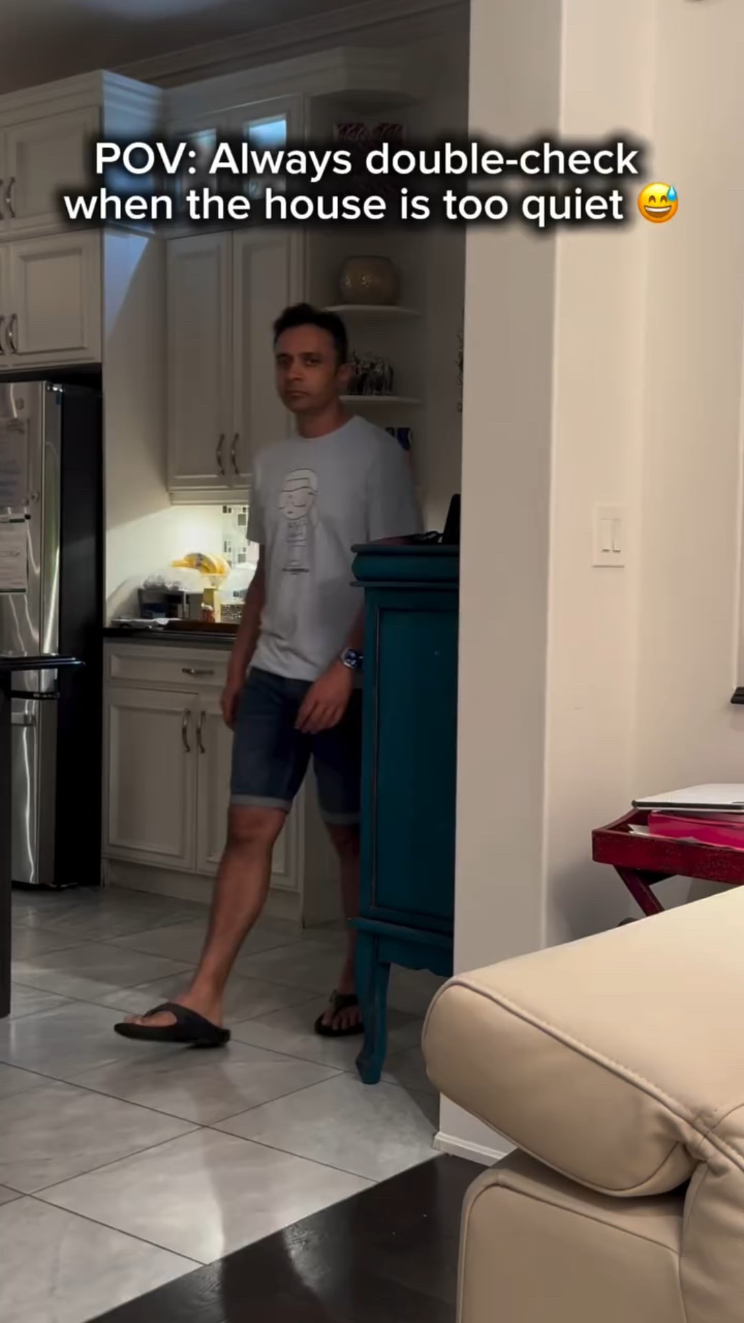 BUSTED 📱➡️📖➡️😳 #POVParenting #MomLifeUnfiltered #CaughtInTheAct #ModernParenting #ParentingHumor #RelatableReels #ScreenTimeStruggles#smartdad#smartparenting