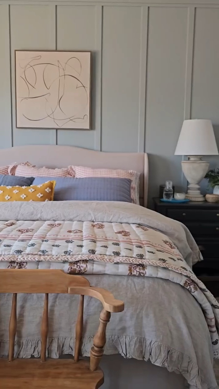 We finally made the jump from a queen to a king…and I genuinely don’t know why we waited this long.
But the real surprise? The comfort difference.
We chose the @leesasleep Legend Chill Hybrid Mattress and it’s been such a good fit for us...especially if you run warm at night (hi, perimenopausal friends 🙋🏼‍♀️). The cooling cover actually makes a difference. 🙌🏻
It has zoned support underneath, so it feels cushioned but still supportive in all the right places. Not too firm. Not too soft. Just...comfortable.
And if you’re nervous about ordering a mattress online, they offer a 120-night free trial and free shipping...which makes the decision feel a lot easier.
Safe to say: we’re never going back to a queen.
Use my code: TRUEMAN50
Be sure to check out stories for BTS and some bloopers. 
#a d #leesasleep