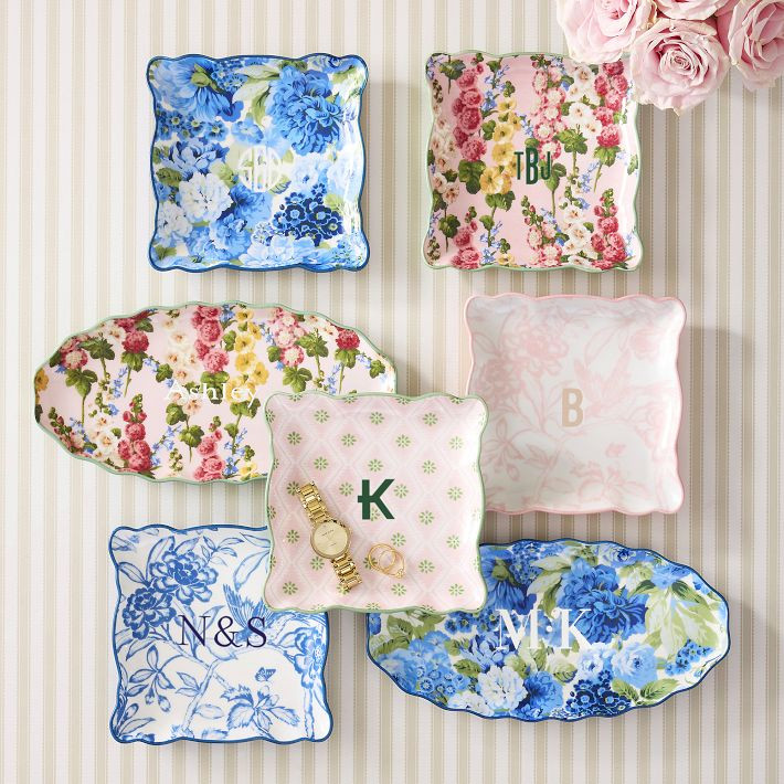 Sanderson Scalloped Ceramic Catchall | Mark and Graham