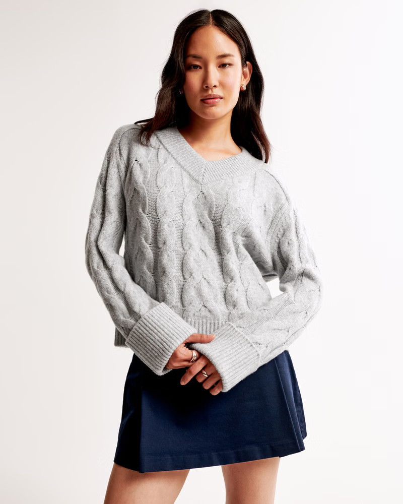 Easy Cable V-Neck Sweater | Abercrombie & Fitch (US)