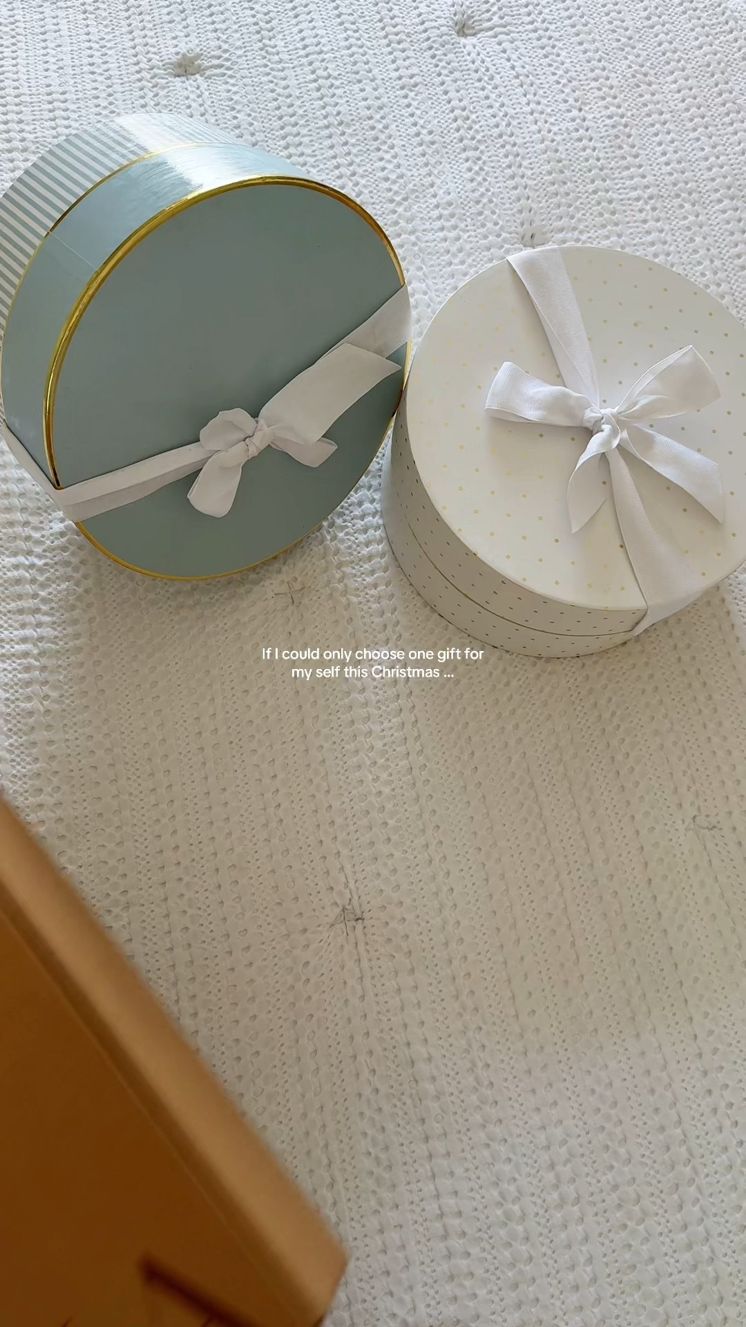 It would be these boots!! Wide-calf friendly AND actually chic? Yes please.

#kneehighboots #winterboots #momstyle #falloutfits #winteroutfitideas #widecalfboots #blackboots #vivaia #momfashion #coldweatherstyle #minimalstyle #elevatedbasics #bootseason #outfitideas 

#LTKGiftGuide #LTKShoeCrush #LTKHoliday