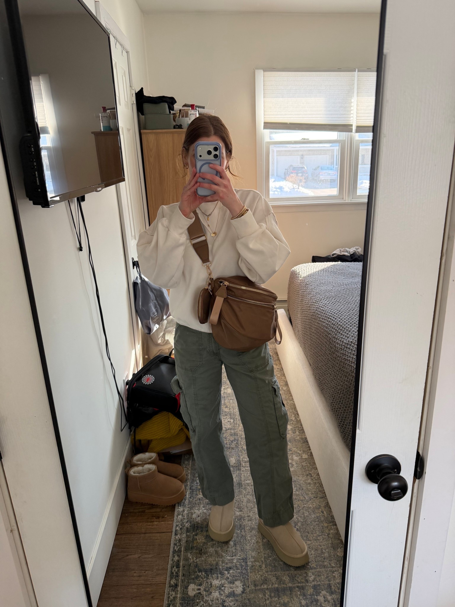 OOTD running errands 
Xs in crewneck sweatshirt 
This Amazon bag is great! It’s that bag that can fit a gallon of milk lol. I have diapers, wipes, a bottle in there and still have some room for snacks and stuff. Perfect for mom life! 

#LTKootd #LTKmomlife