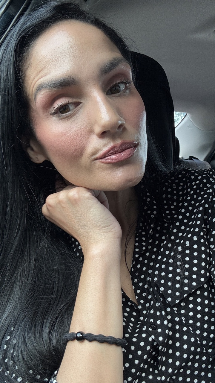 Wednesday morning testing out a dewy skin tint from @maccosmetics cause it is super hot in FL and I need something lightweight and the word “dewy” always calls me cause of my dry skin 🌵…the lips are @maybelline super stay vinyl liquid lip in color “Cheeky” (obsessed with this cause it gives color, lasts, and doesn’t look crepey on my 49 yr old lips 💋). 

Now let me motivate myself to get on with the day cause makeup therapy was needed today to get going 💆🏻‍♀️🙈🙏🏼

#makeuptherapy #maccosmetics #maybelline #itswednesdayalmostfriday