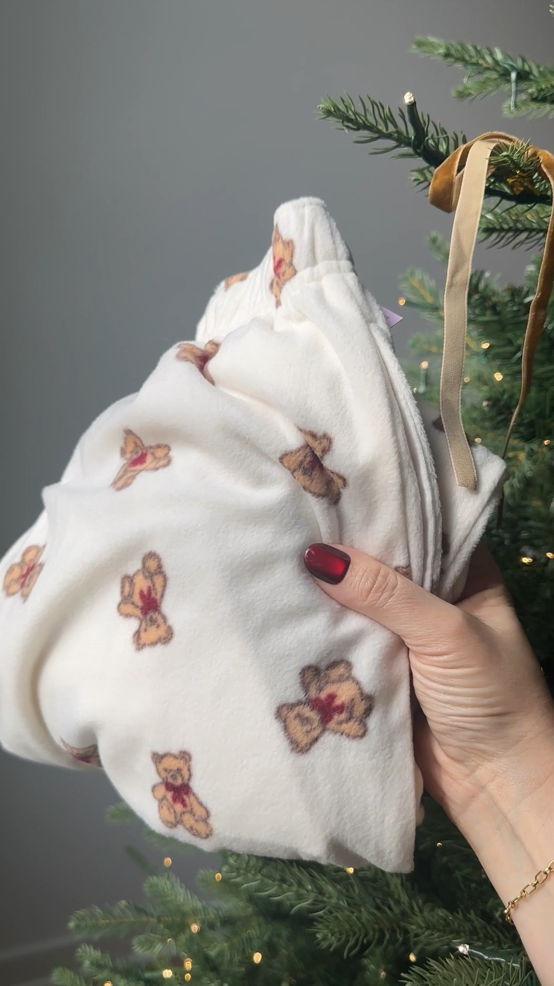 Teddy bear fleece pajama pants 🧸❤️ I got my tween the xxs! They’re currently on sale for just $9