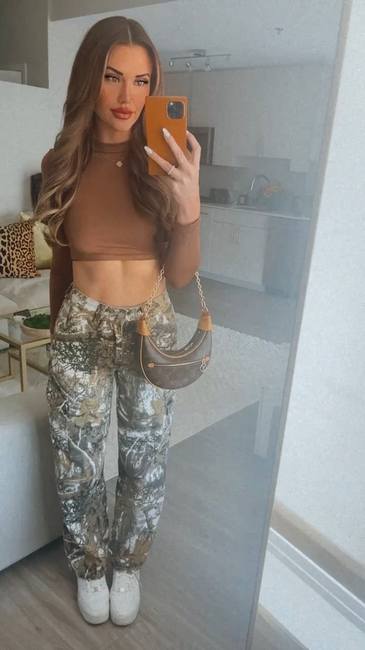 Brown long sleeve crop top
Camo pants 
Louis Vuitton loop bag
Jeans
Cargo pants 
Spring outfit 


#LTKstyletip #LTKfindsunder100 #LTKfindsunder50