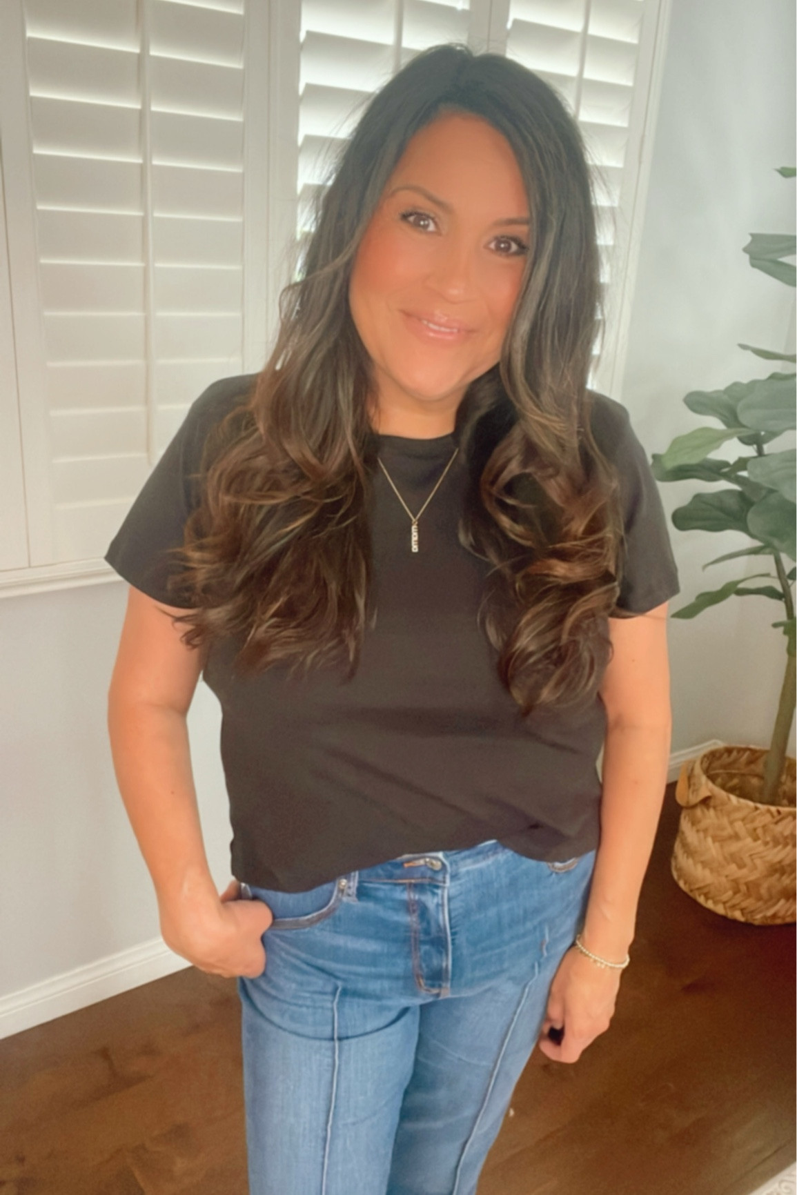 Cropped boxy tee $9

These are so soft and the perfect essentials for the summer☀️
We always need new tees for the summer am I right?
You'll love these tees from Walmart ✨

Get your TS or size upp


#walmart #walmartstyle #tees #summerbasics #summerstyle 
#affordable #easylayer 

#LTKMidsize #LTKStyleTip #LTKFindsUnder50