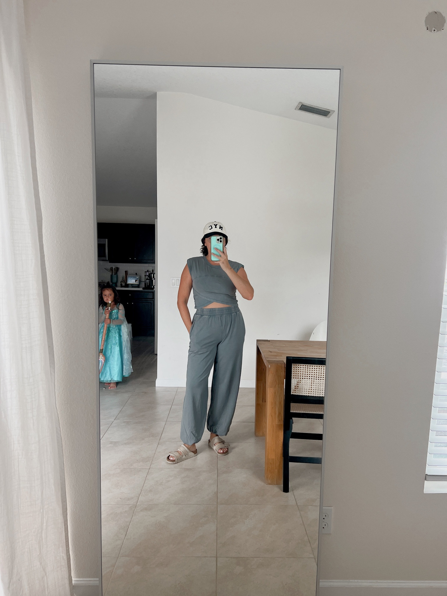 Hot shot crossover set wearing a medium 


#LTKFindsUnder100