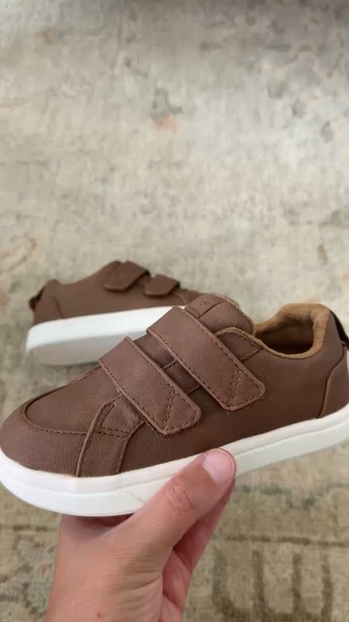 Toddler shoes on sale!

Zappos, Tom’s, Tom’s shoes, toddler velcro shoes, kids, boy mom, grace white