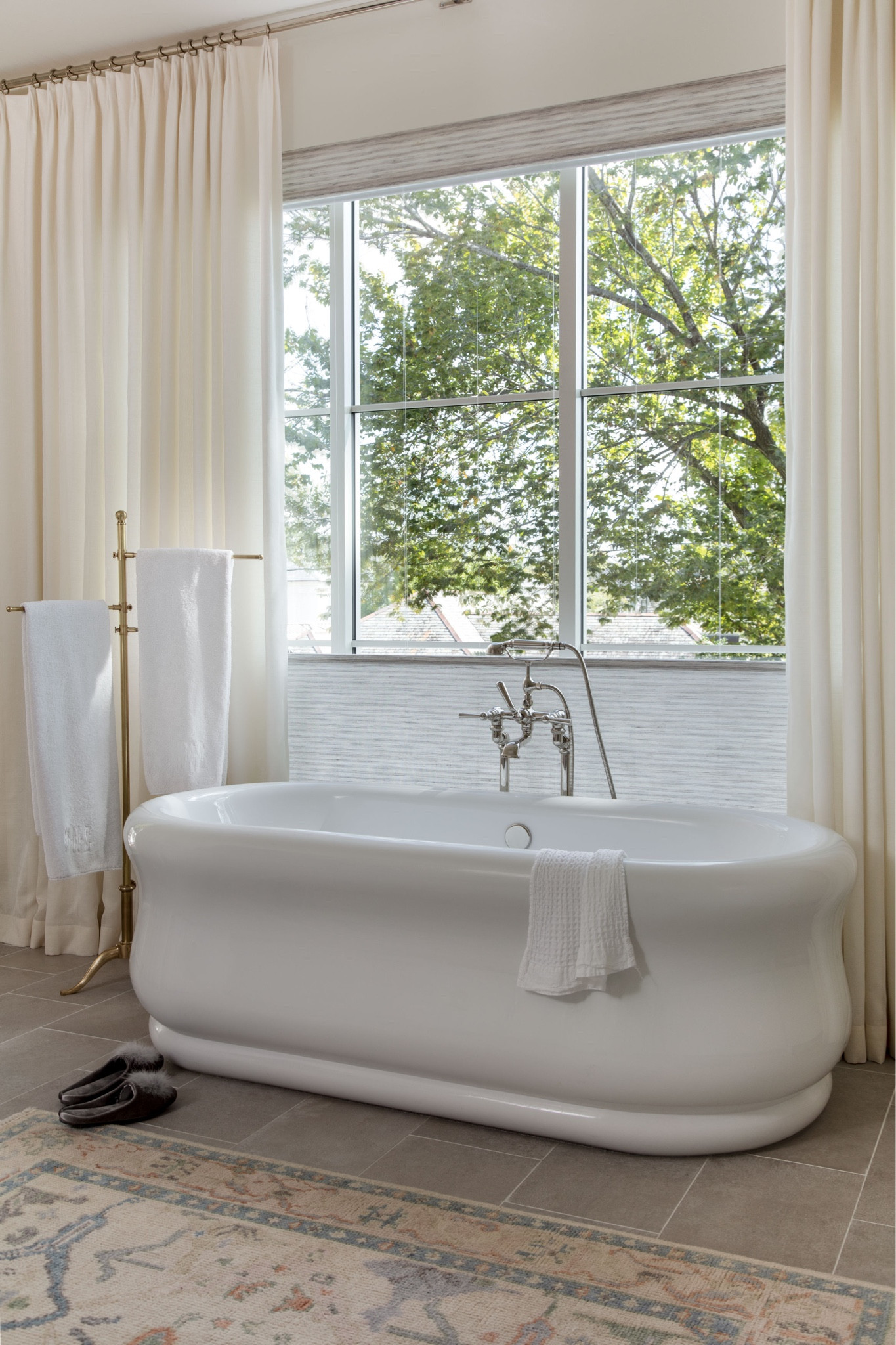 Master Bathroom. Master Bathtub. Luxury Bathroom Design. Vintage Master Bathroom. Luxury Interior Design. 🤍

#LTKhome #LTKfamily #LTKSeasonal