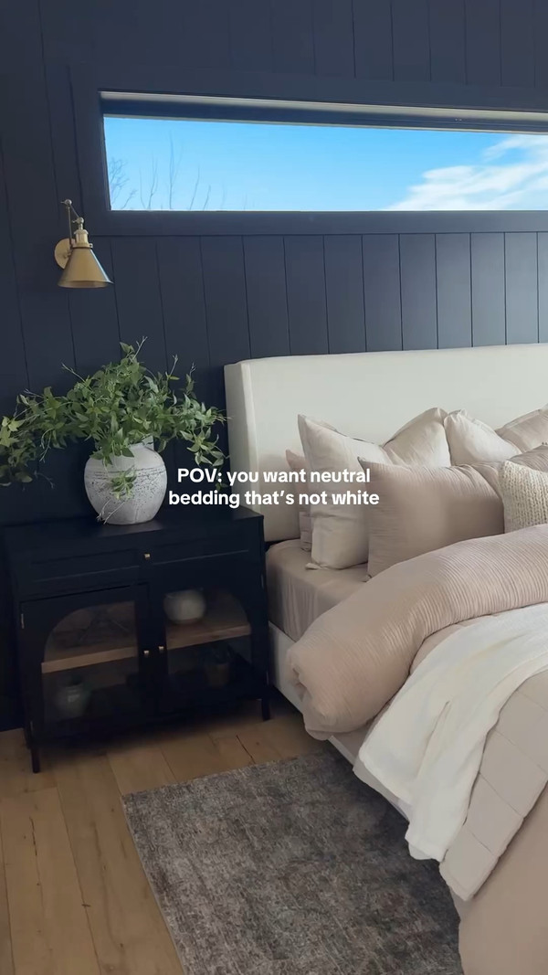 There’s nothing like a cozy, inviting bedroom, and this new bedding from Quince is…