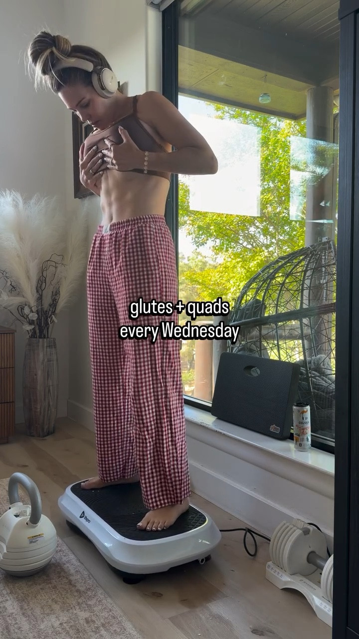 Working out at home and not trying to do the most has been a huge game changer for me. When you can just roll out of bed and go you’re so much more likely to get it done as a SAHM! I’m on week 8 and so happy I started. This is my full Wednesday workout followed by a 30 minute walk. #workout #fitness #momlife #sahm