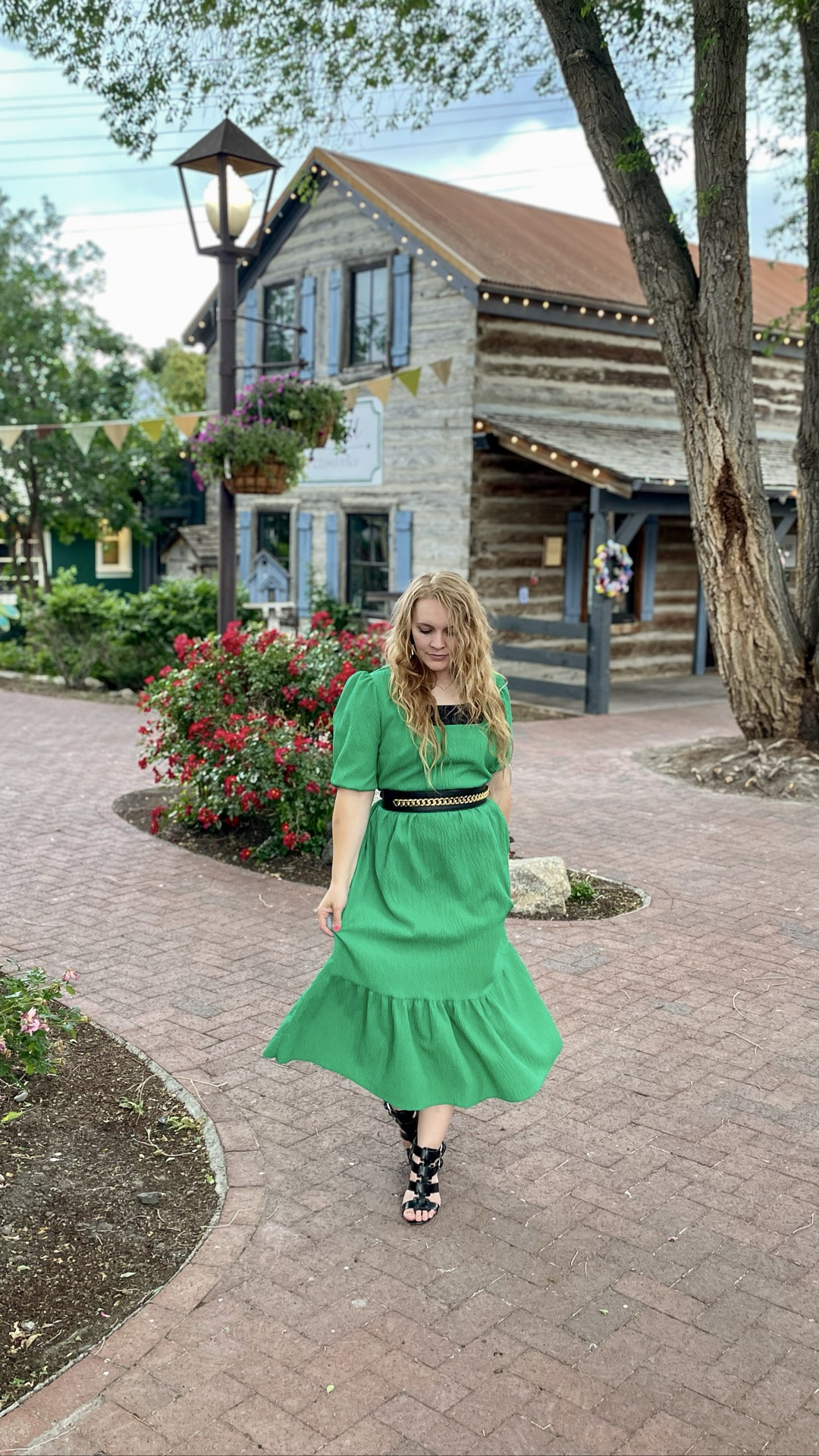 Outfit in motion💚

#LTKootd #LTKdayinmylife #LTKSeasonal