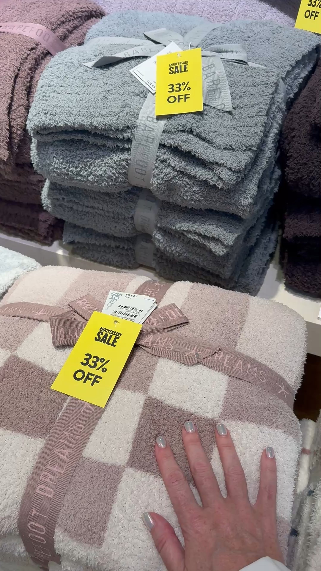 Barefoot Dreams Blankets! Perfect for yourself or a gift! 33% off! 

#LTKSaleAlert #LTKHome