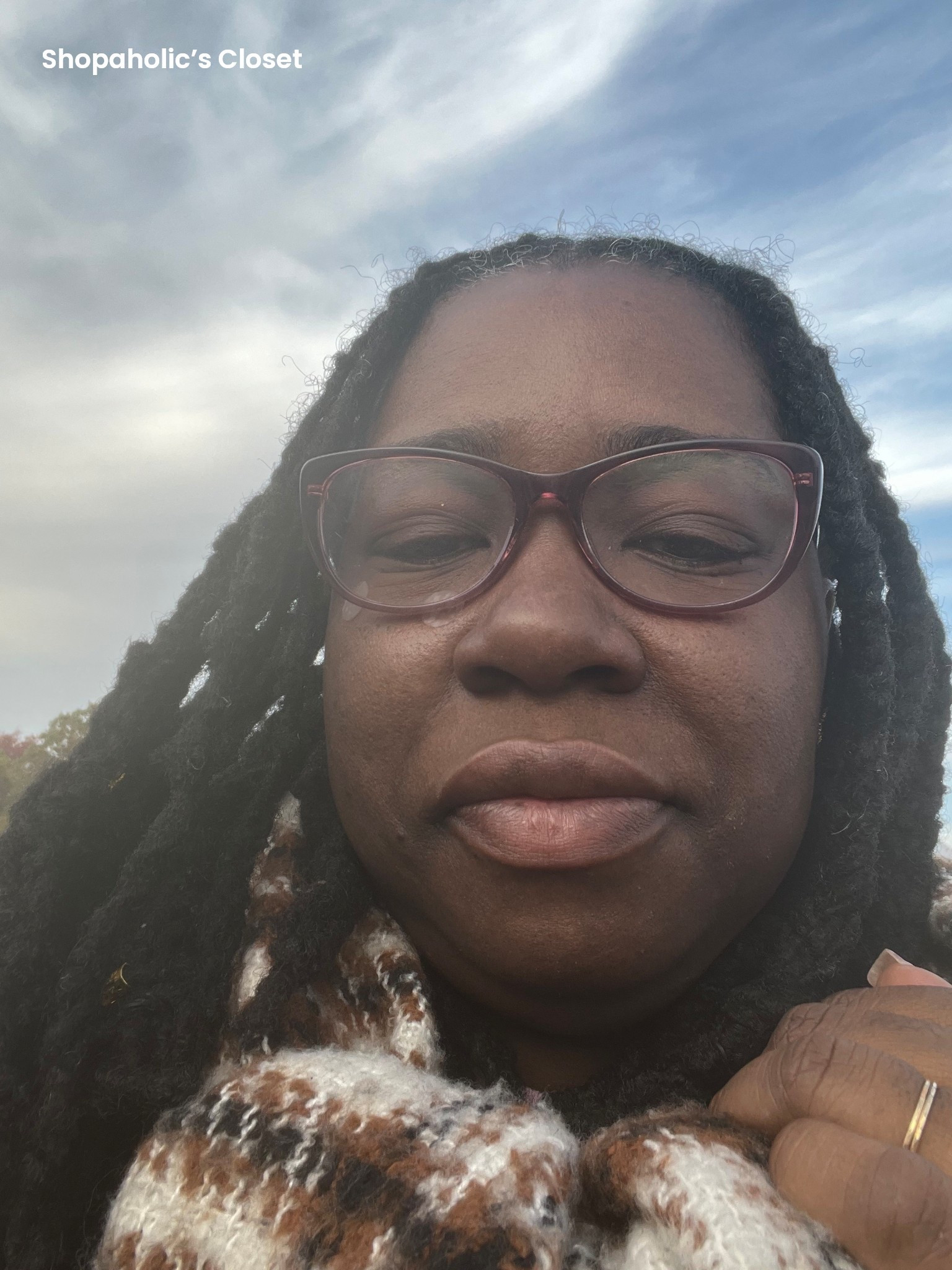 Good morning!

This is the face of a girl who forgot her wallet at home and had to go back and get it. Happy Monday!

#shopaholicscloset #shopdeescloset