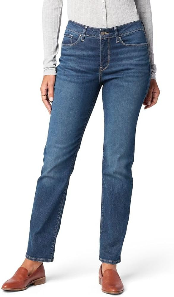 Signature by Levi Strauss & Co. Gold Womens Curvy Straight Jean | Amazon (US)