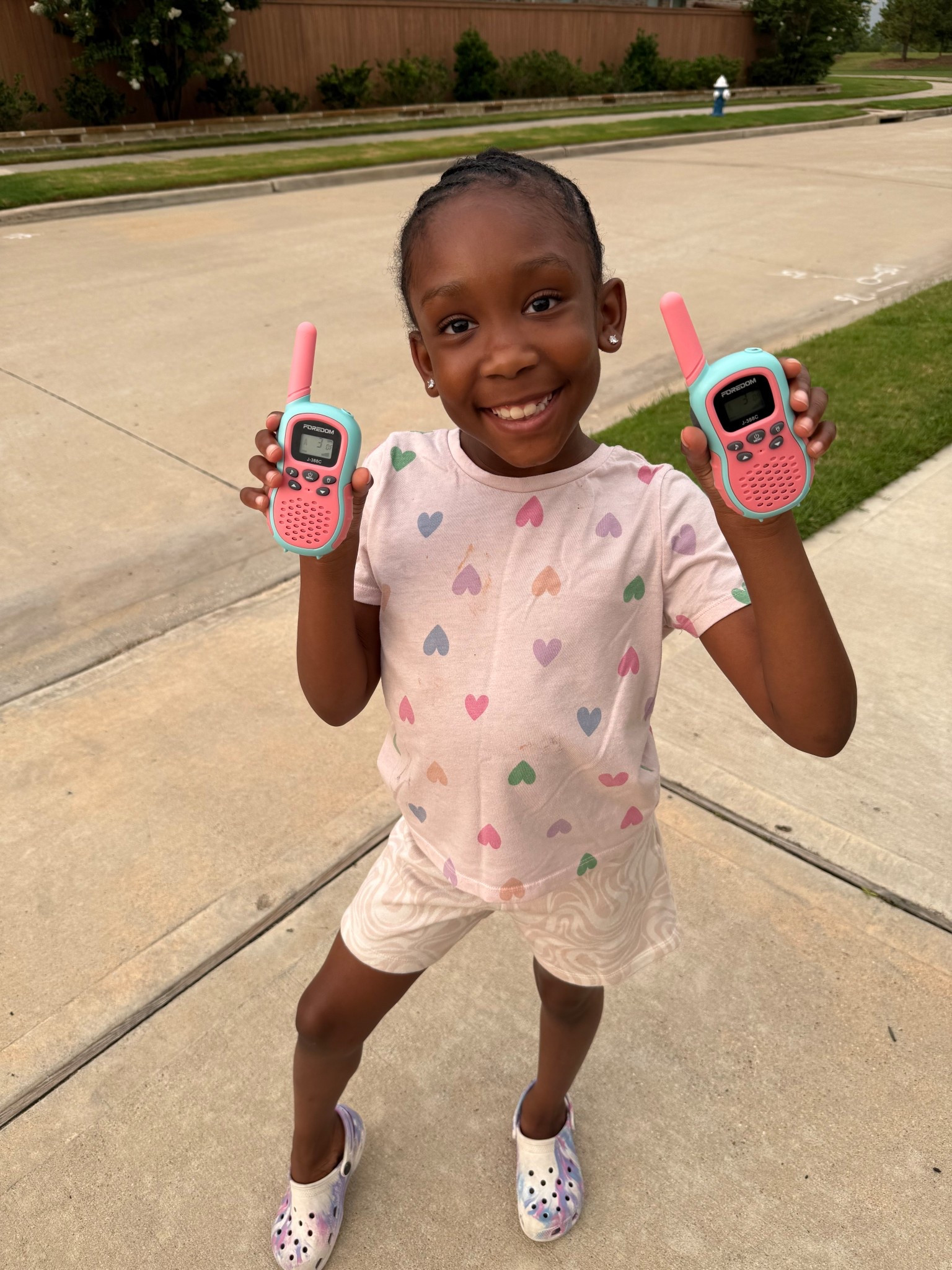 Camping? Playdates? Backyard fun? ✔️ Hours of fun with these Foredom Walkie Talkies! Dropping the link below 🎁 

#LTKFindsUnder50 #LTKKids