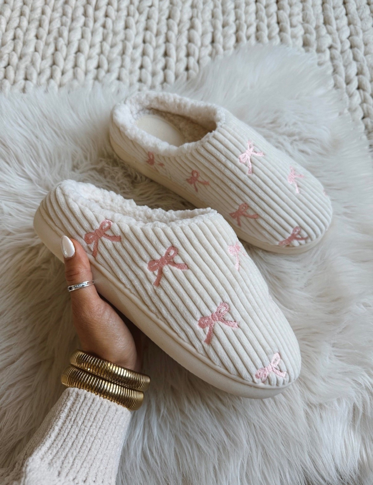 🤍 The cutest bow 🎀 slippers! I just got them in the mail & can’t wait to wear 

#LTKGiftGuide #LTKFindsUnder50 #LTKHoliday