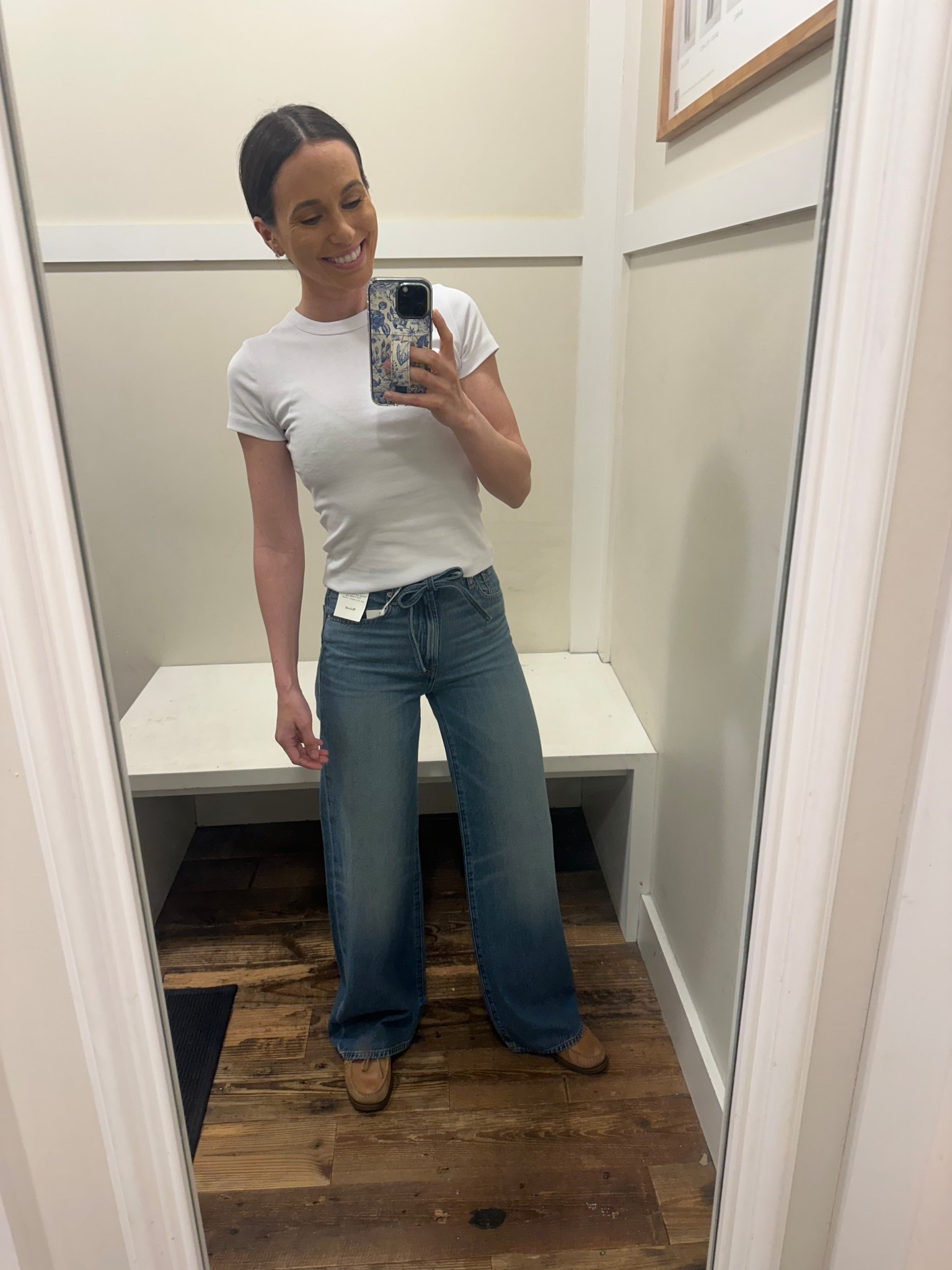 Loose jeans, baggy jeans, wide leg jeans, airy pants, mom jeans, mom outfit, spring outfit 

#LTKdayinmylife #LTKmomlife #LTKootd