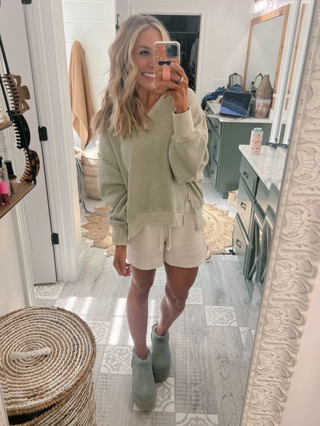 Todays comfy fit — S oversized top & I did M bottoms! The drawstring at the waist is 🤌🏼 lots of gorgeous colors! Love Aerie & AE! 🤎

Spring finds / ootd / Uggs / cozy / loungewear / Holley Gabrielle 

#LTKfindsunder100 #LTKSeasonal #LTKsalealert
