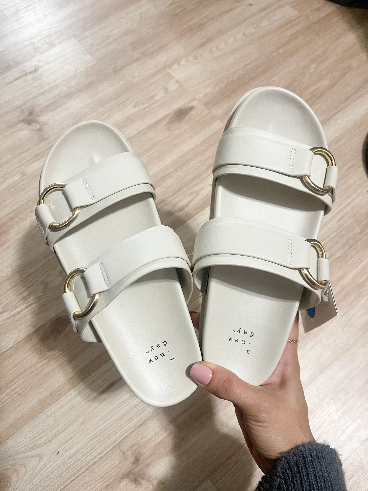New cuties from Target! Perfect for spring summer fits 🤩 they are so comfy and the gold detailing adds the perfect touch 👌🏼

#LTKshoecrush #LTKSeasonal #LTKMostLoved