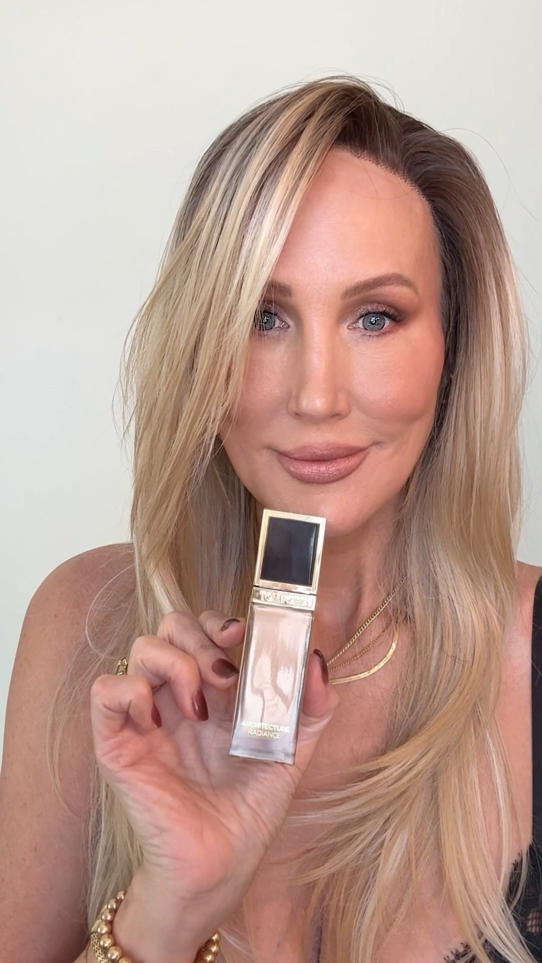 The NEW Tom Ford Architecture Foundation is truly STUNNING! It might even be better than my cherished La Prairie Caviar Foundation and it’s way less expensive! 🔥 I’m wearing the color 8.0N Dawn 

#makeup #newmakeup #makeupreview #makeupover40 #makeupover50 @tomford