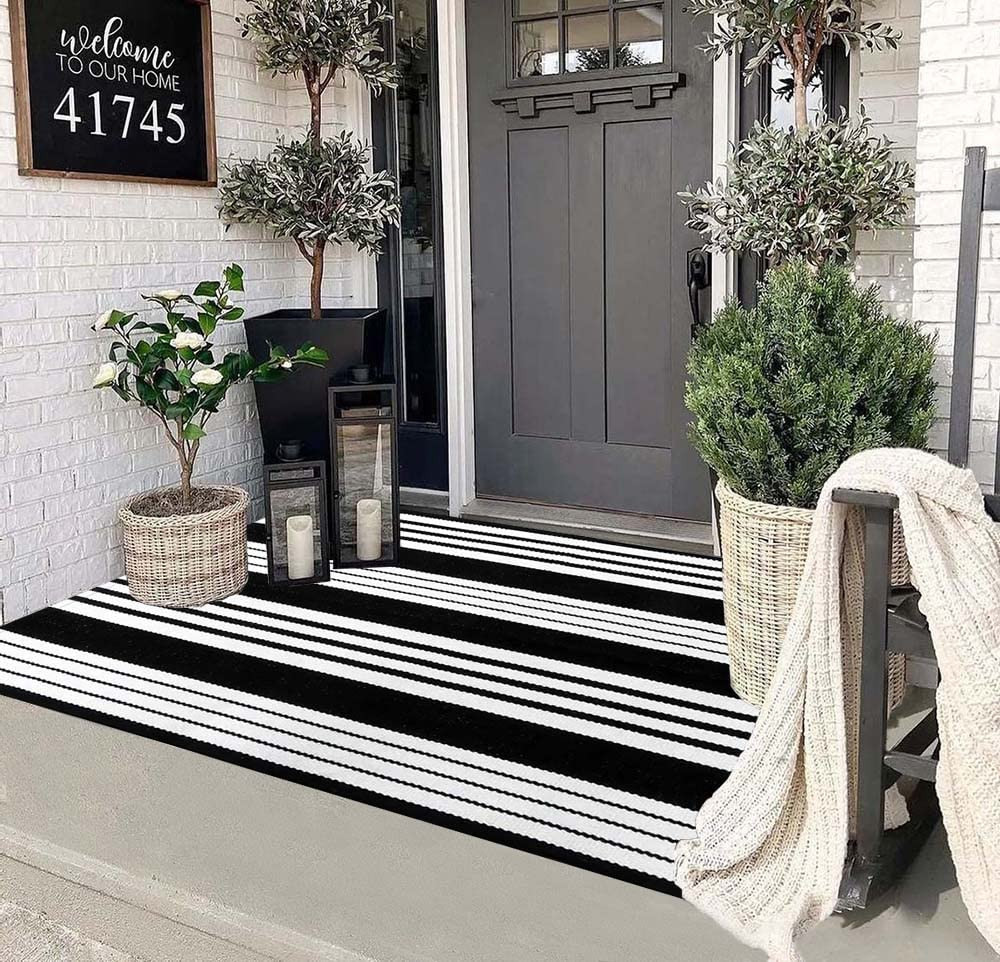 Black and White Outdoor Rug 3'x 5' Front Porch Rug Cotton Hand-Woven Striped Rug Machine Washable... | Amazon (US)