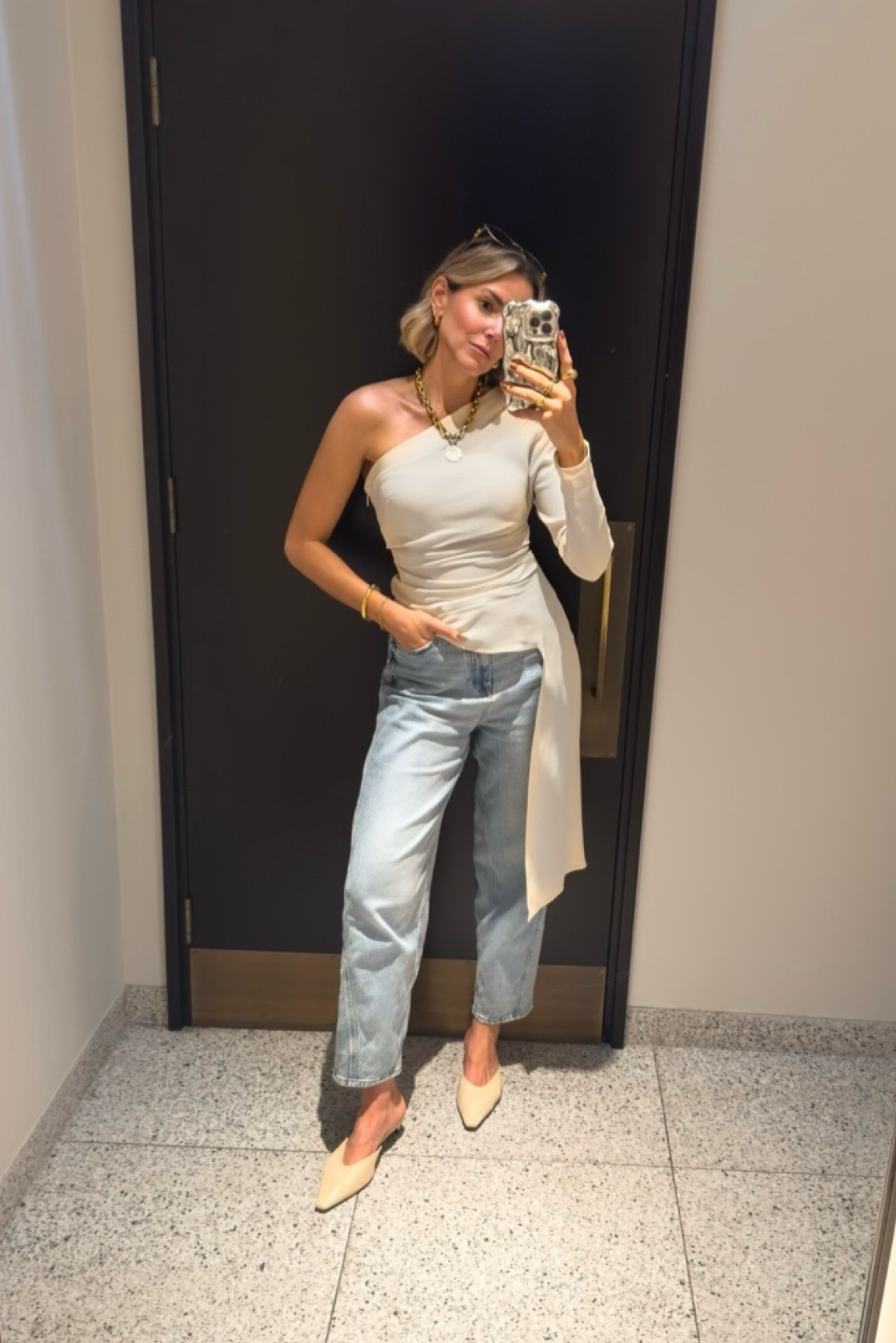 One shoulder top
Assymetric top
Summer outfit 
Spring outfit 

#LTKstyletip #LTKSeasonal #LTKeurope